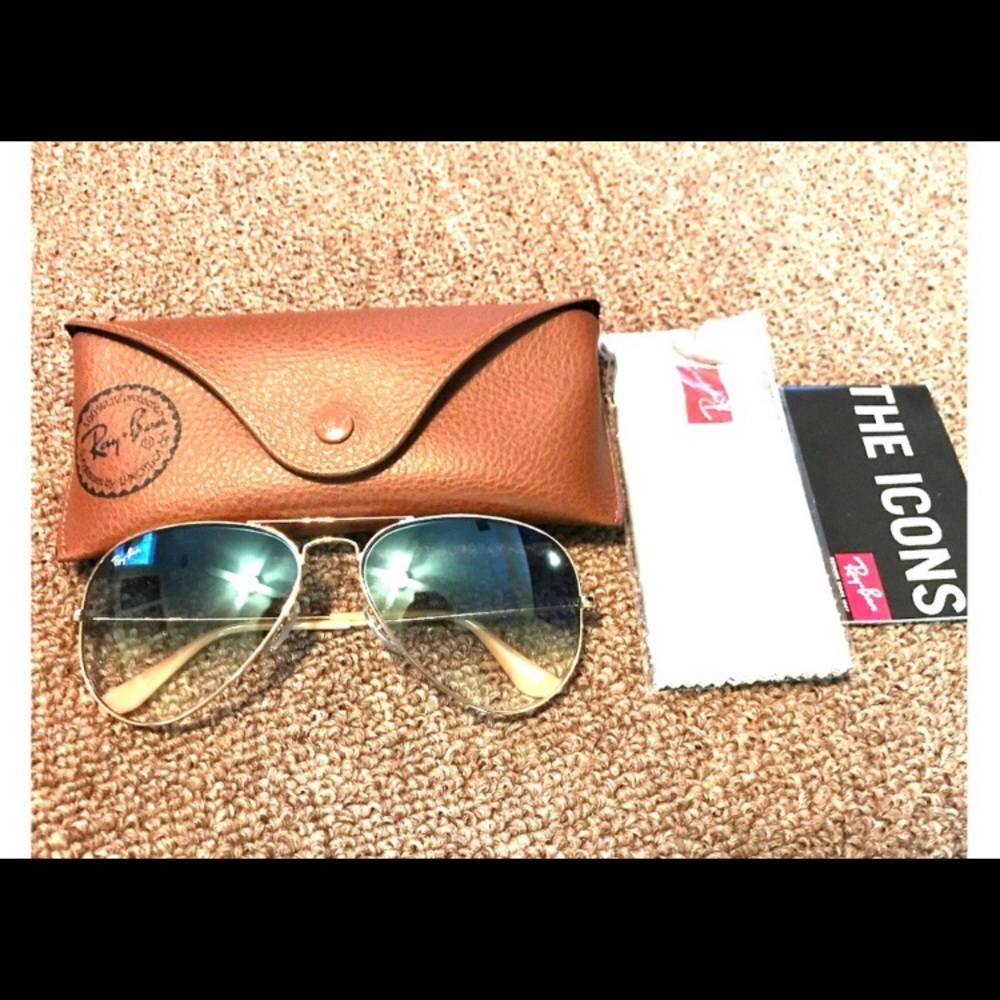 Ray-ban gradient aviators in light blue
